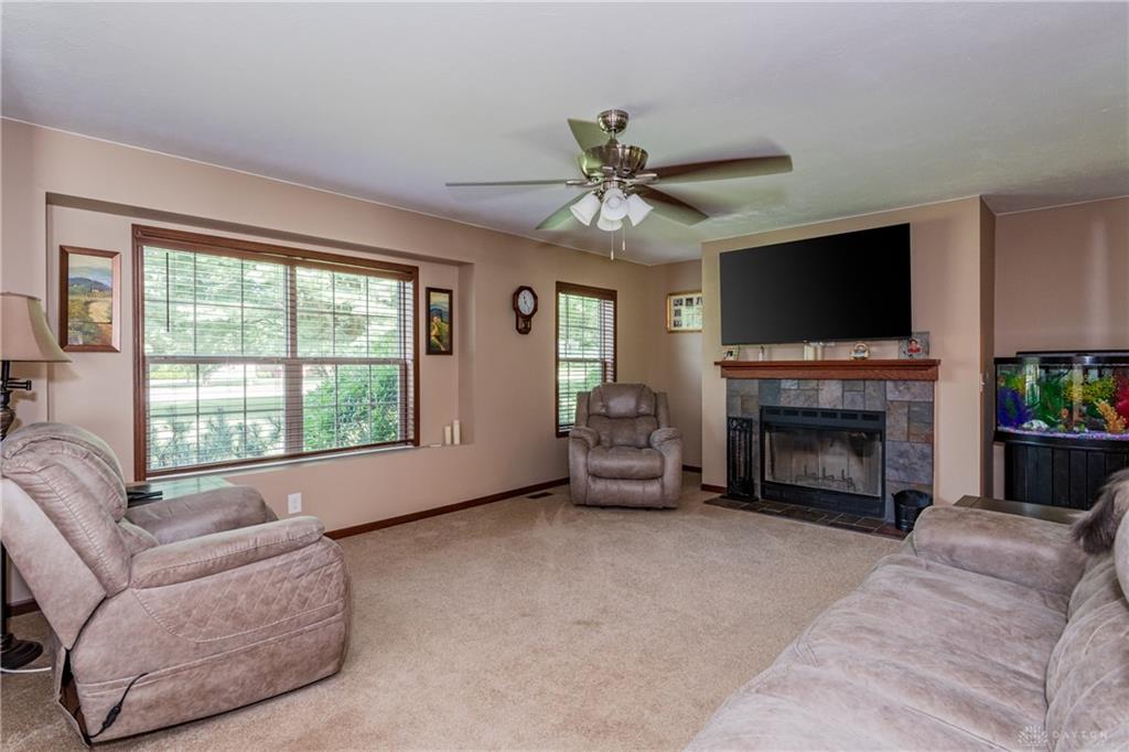 945 Ormsby Property Photo 3