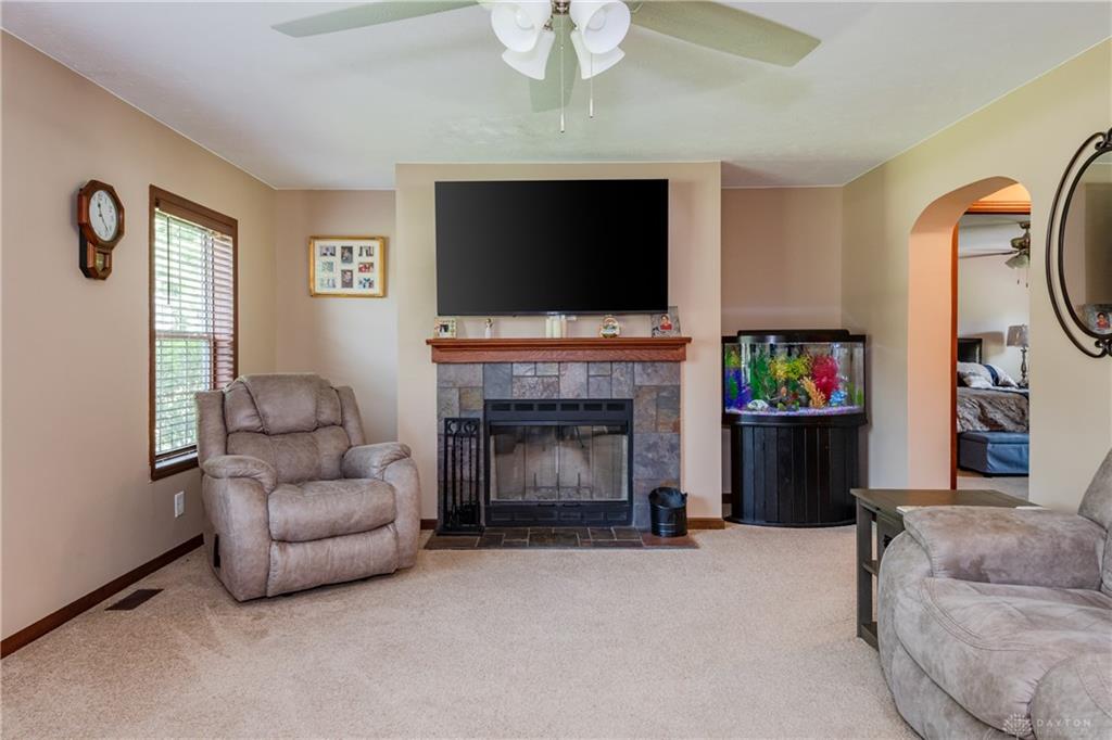 945 Ormsby Property Photo 4