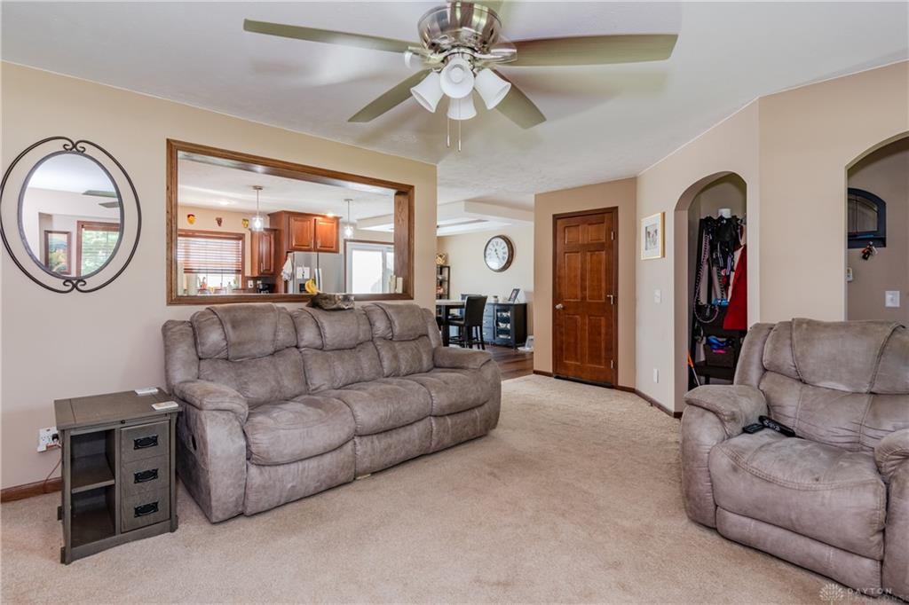 945 Ormsby Property Photo 6