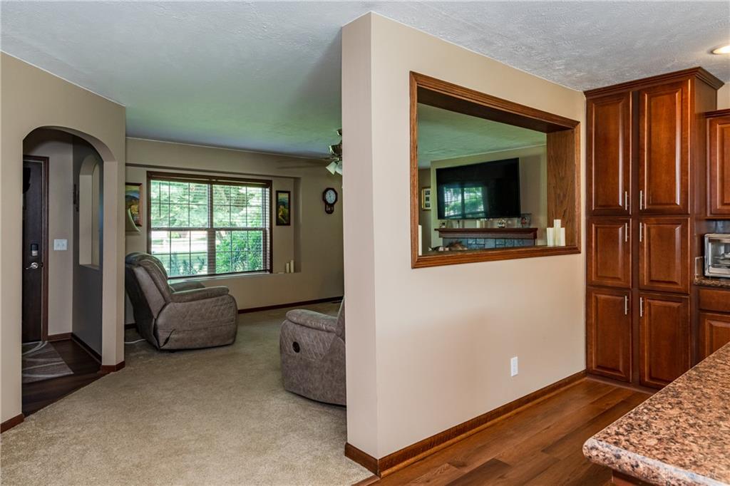945 Ormsby Property Photo 14