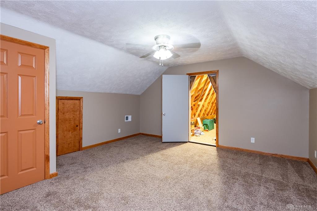 945 Ormsby Property Photo 33