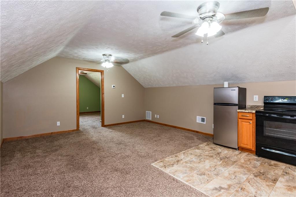 945 Ormsby Property Photo 42