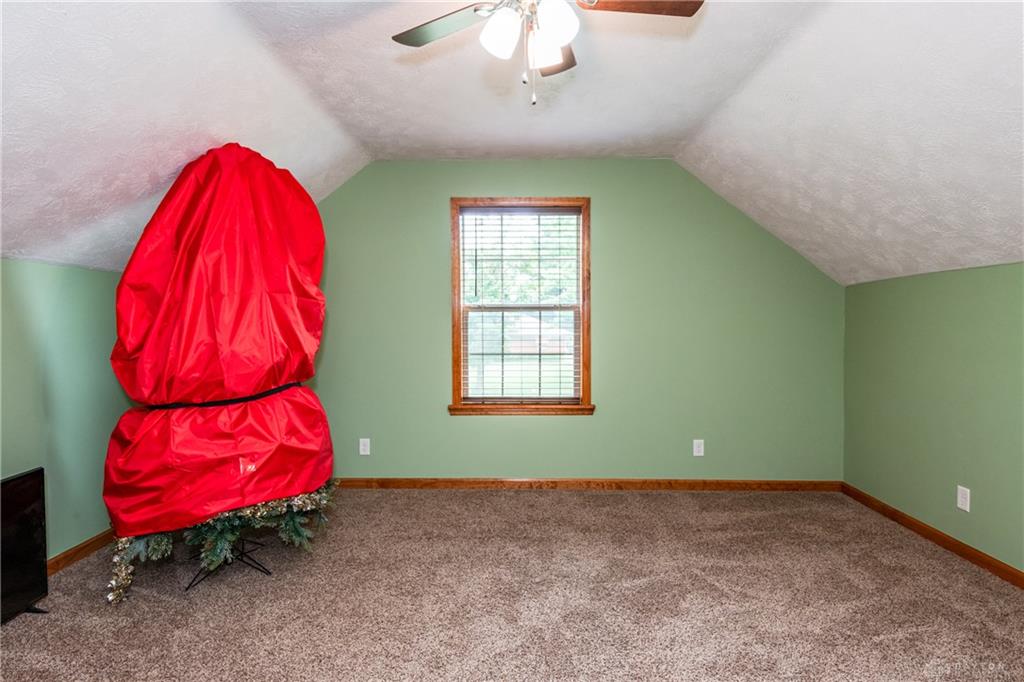 945 Ormsby Property Photo 43