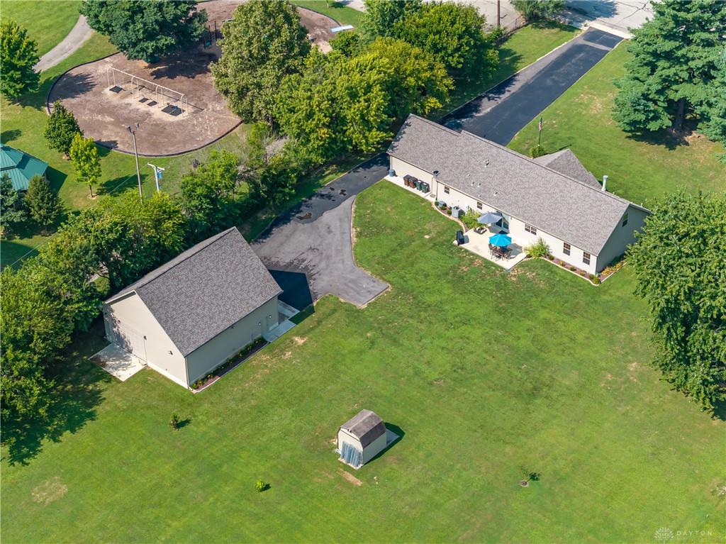 945 Ormsby Property Photo 63