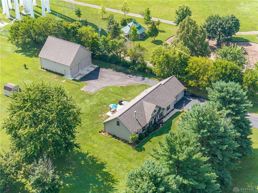 945 Ormsby Property Photo 67