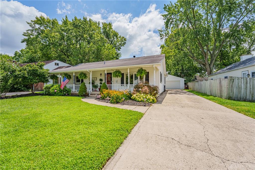 516 Earnshaw Property Photo 2