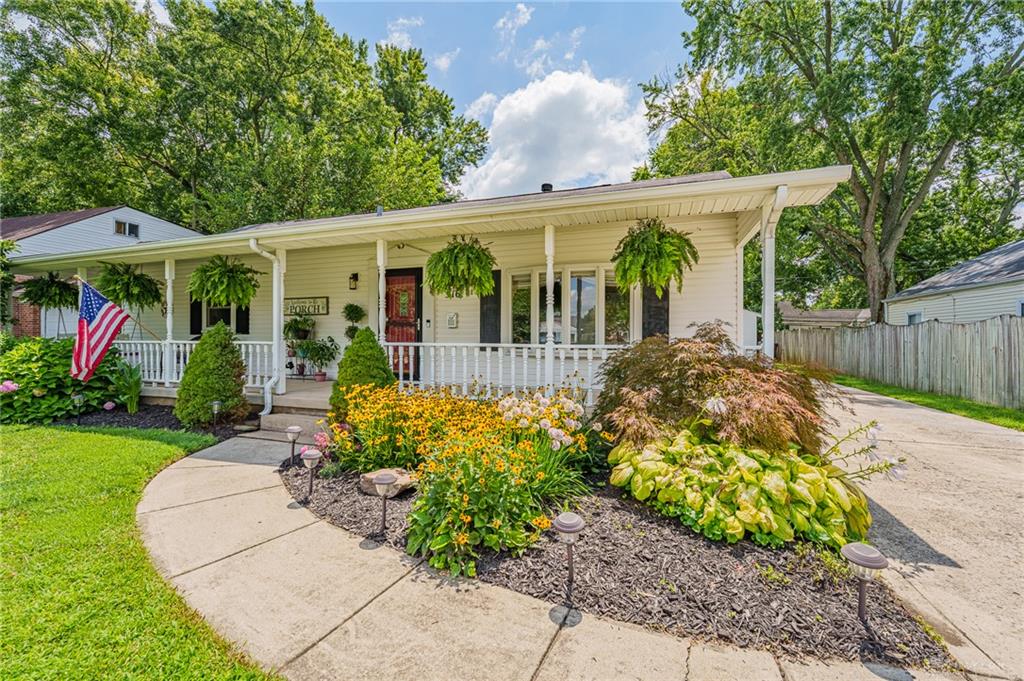 516 Earnshaw Property Photo 3