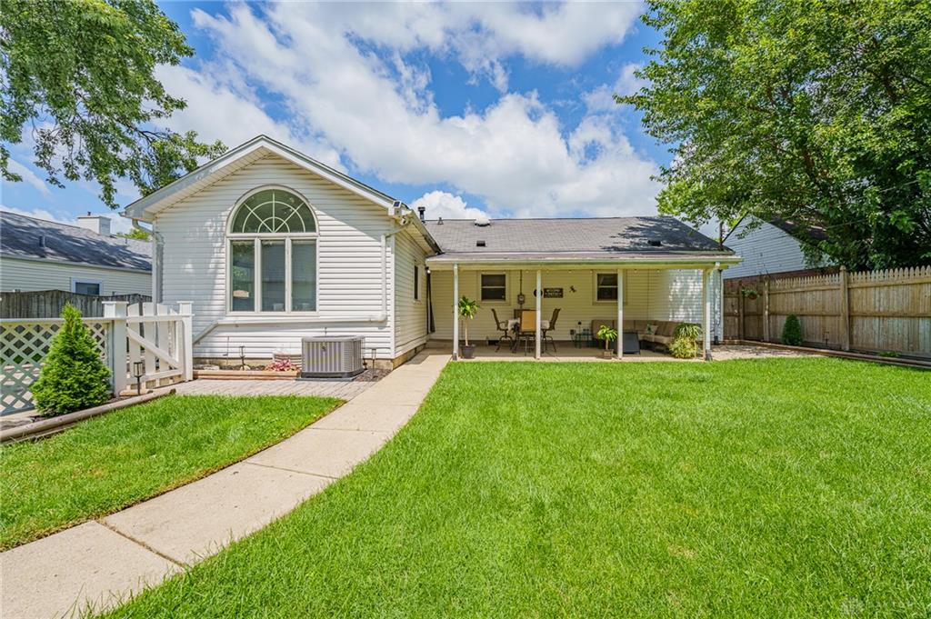516 Earnshaw Property Photo 10