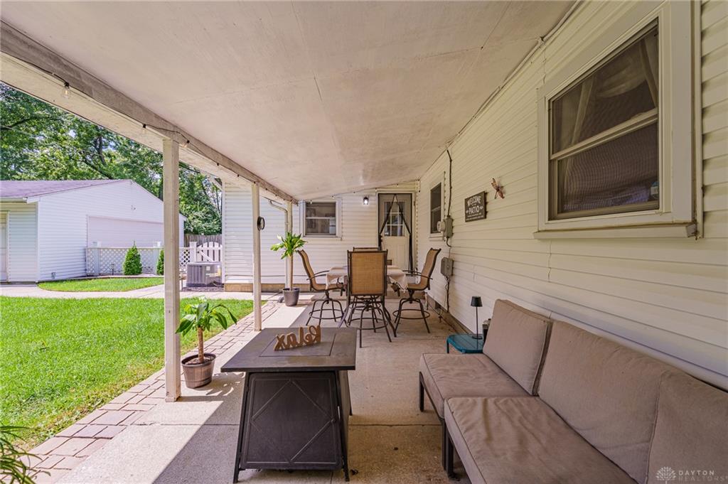 516 Earnshaw Property Photo 11