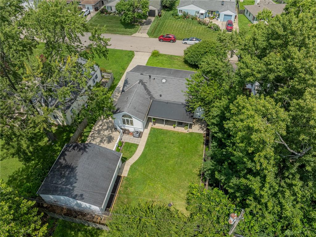 516 Earnshaw Property Photo 17