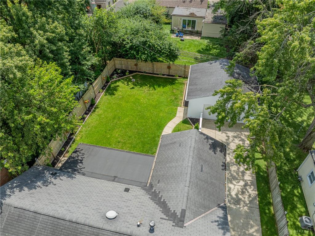 516 Earnshaw Property Photo 18