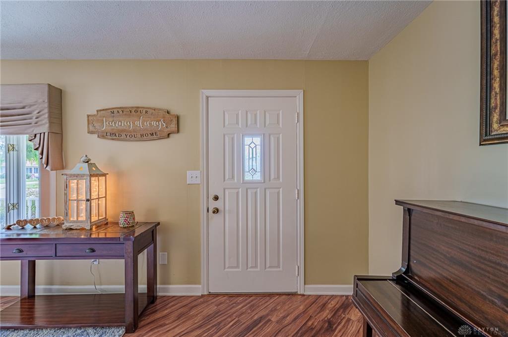 516 Earnshaw Property Photo 22