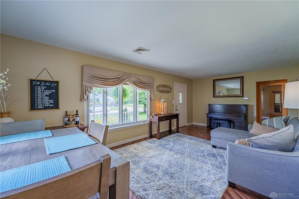 516 Earnshaw Property Photo 24