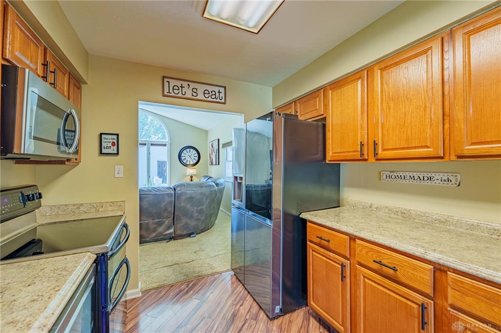 516 Earnshaw Property Photo 28