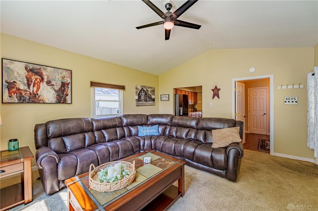 516 Earnshaw Property Photo 34