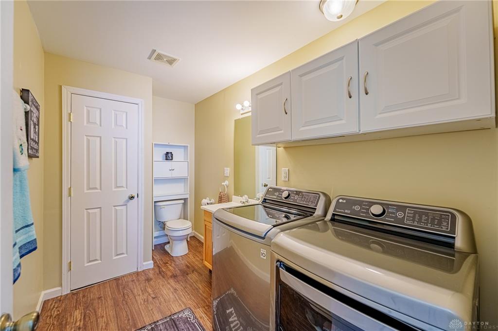 516 Earnshaw Property Photo 35