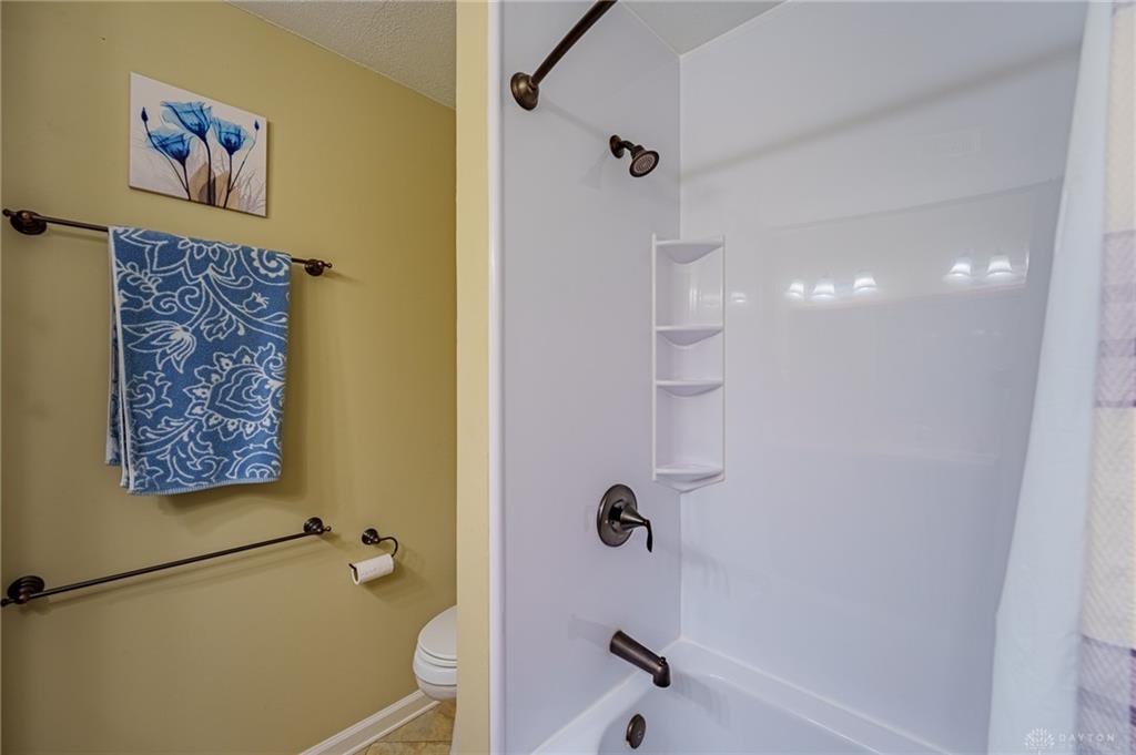 516 Earnshaw Property Photo 39