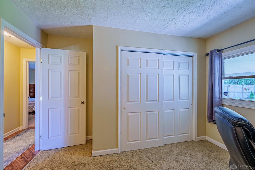 516 Earnshaw Property Photo 41
