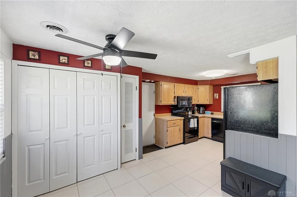 4867 Arrowhead Property Photo 9
