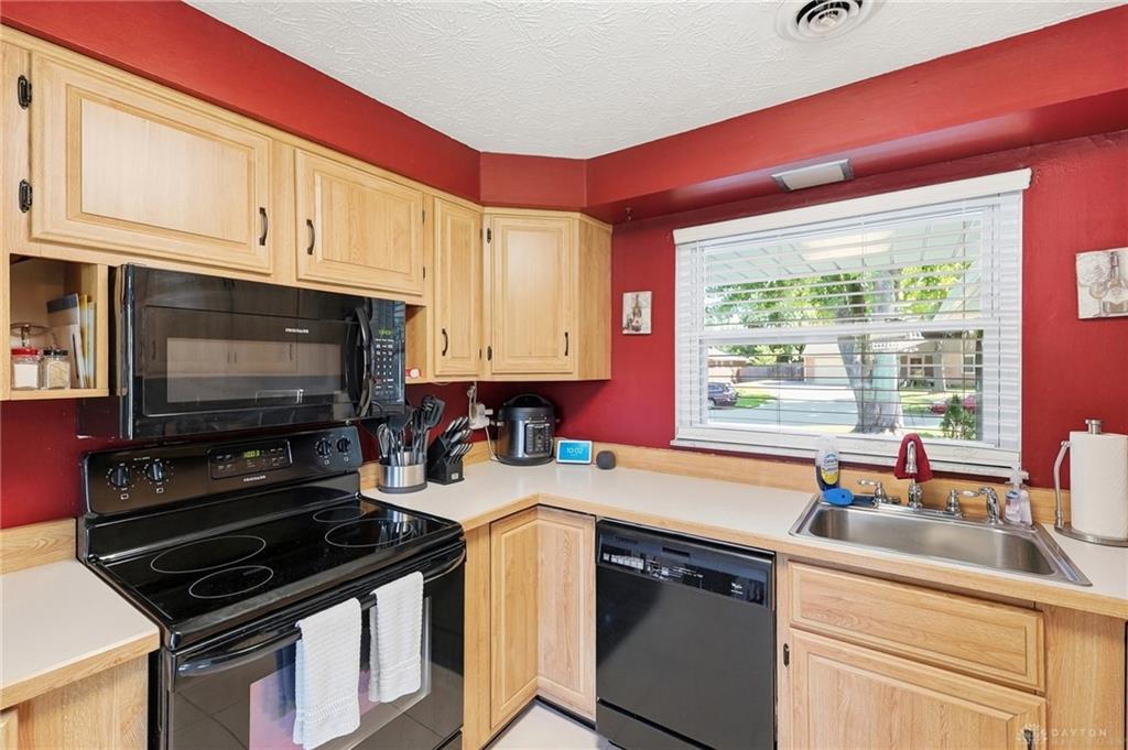 4867 Arrowhead Property Photo 12