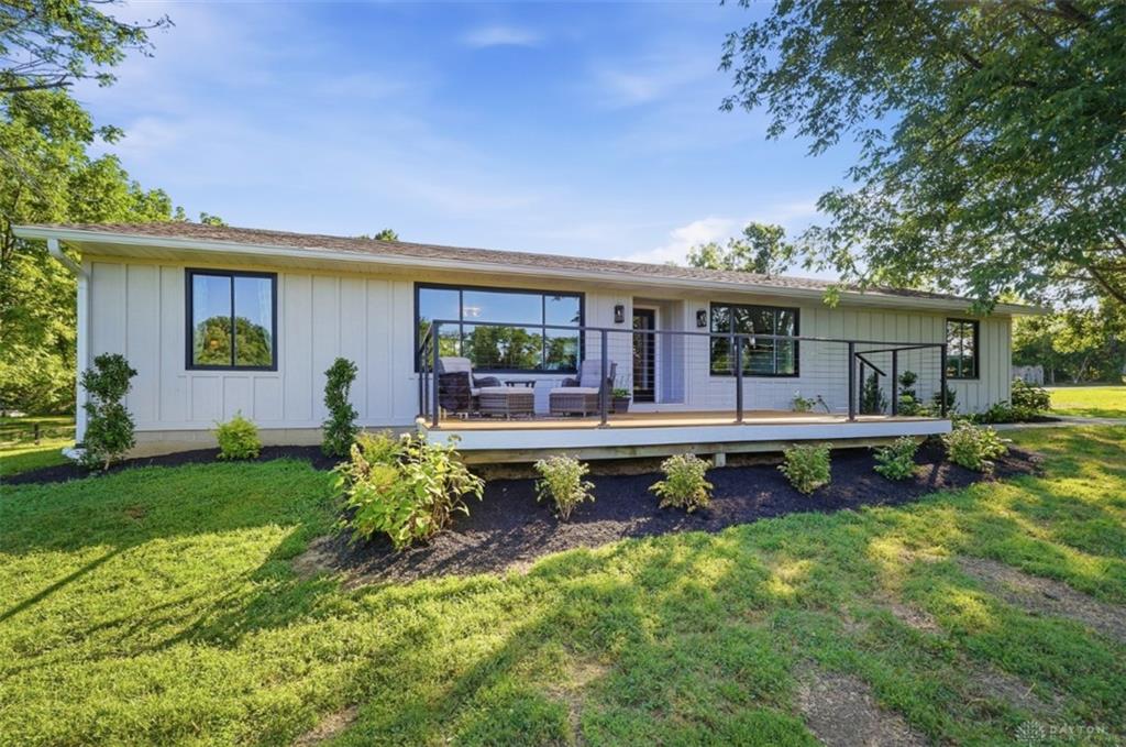 5856 Oregonia Property Photo 4