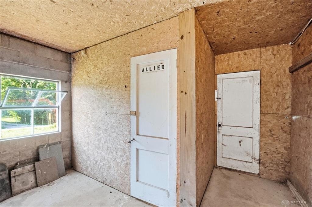 5856 Oregonia Property Photo 46