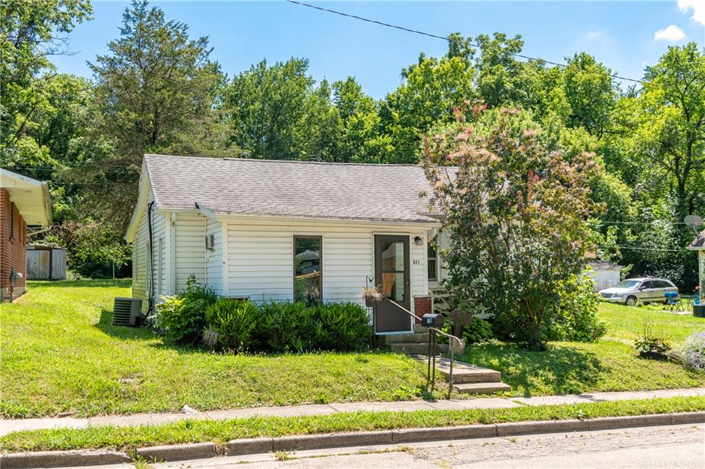 847 E 3rd Property Photo 3