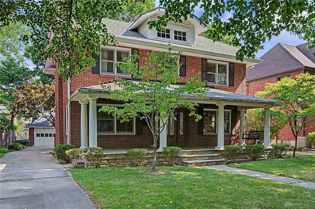 123 Lonsdale Property Photo 1