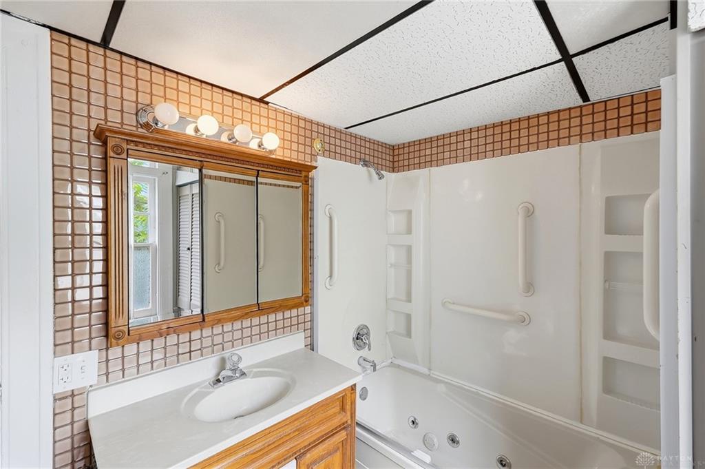 632 Yale Property Photo 15