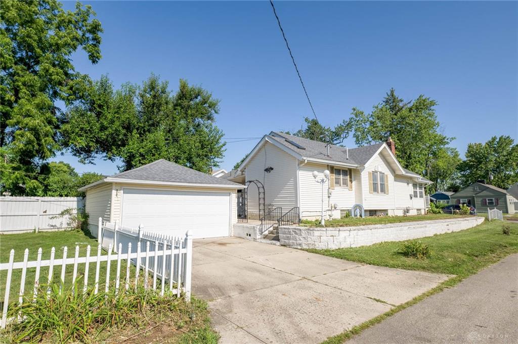 956 Chelsea Property Photo 4