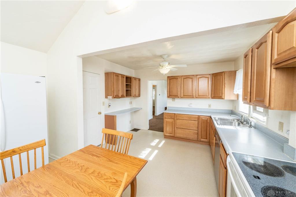 956 Chelsea Property Photo 8