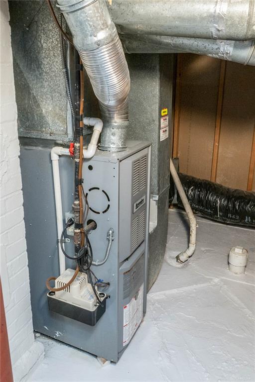 956 Chelsea Property Photo 28