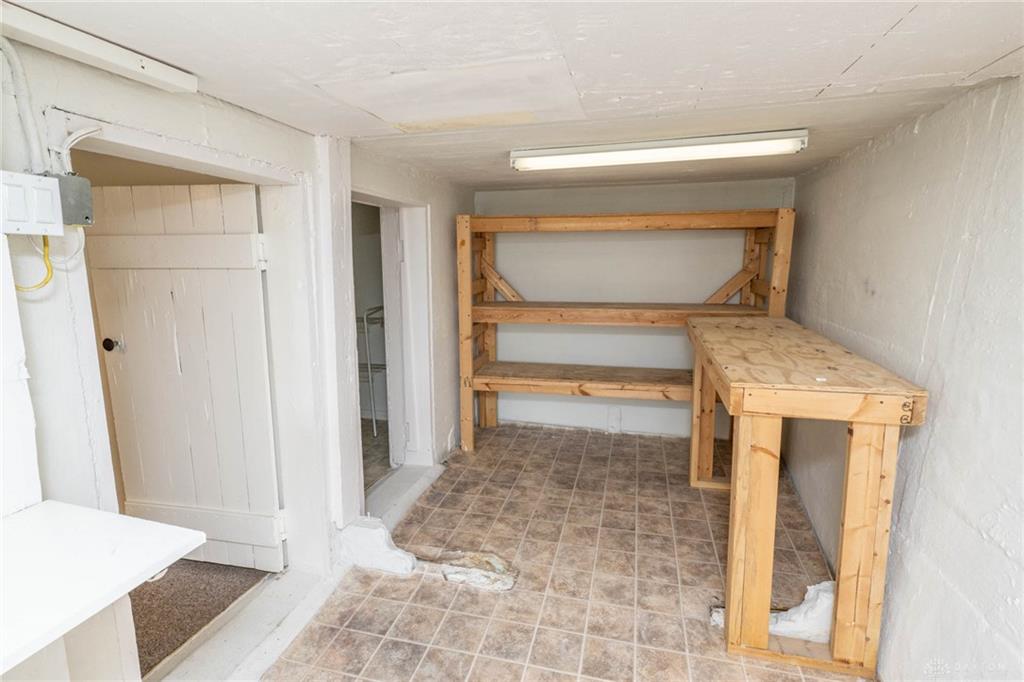 956 Chelsea Property Photo 29