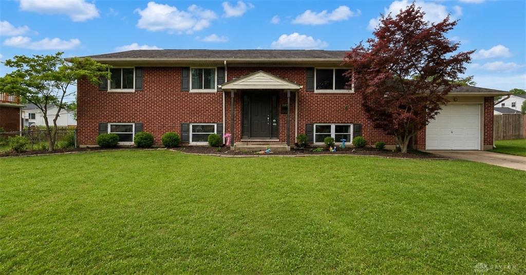 420 Goldleaf Property Photo 1