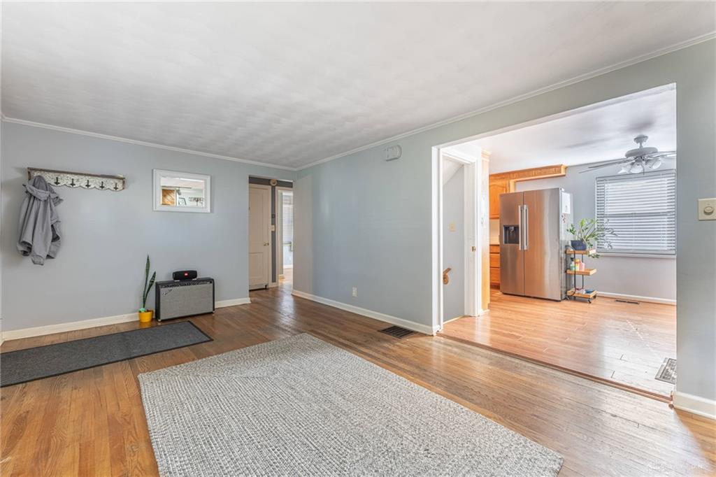 928 S Broadview Property Photo 5