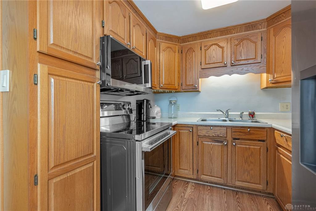 928 S Broadview Property Photo 11