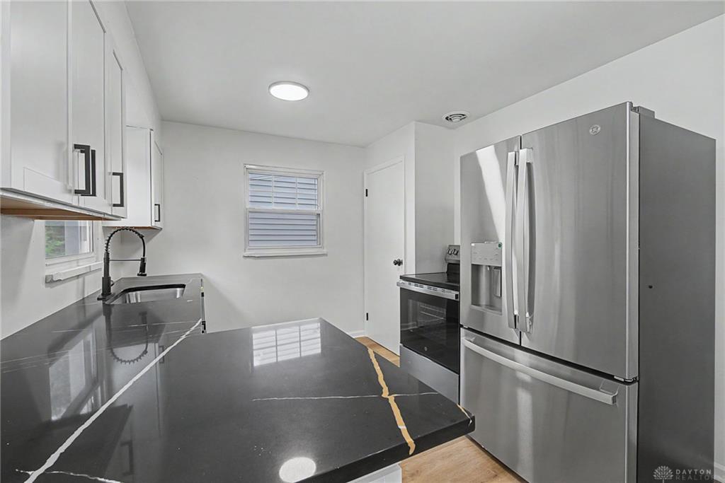 627 Yale Property Photo 17