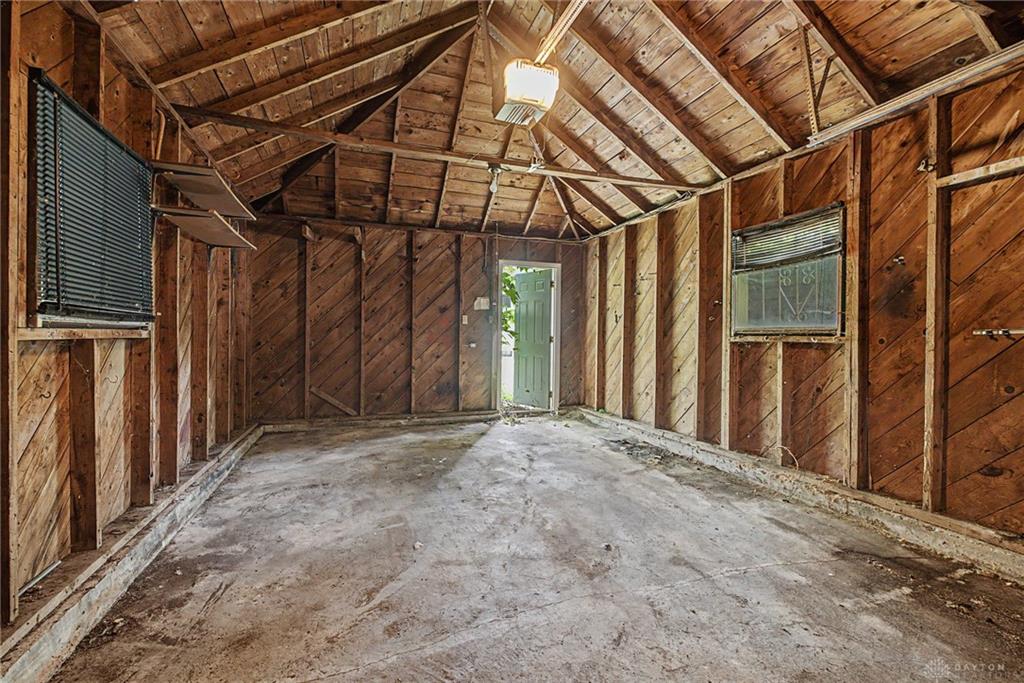 627 Yale Property Photo 48