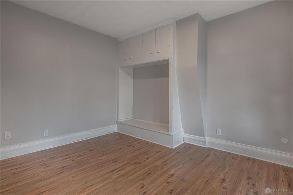637 E Main Property Photo 5