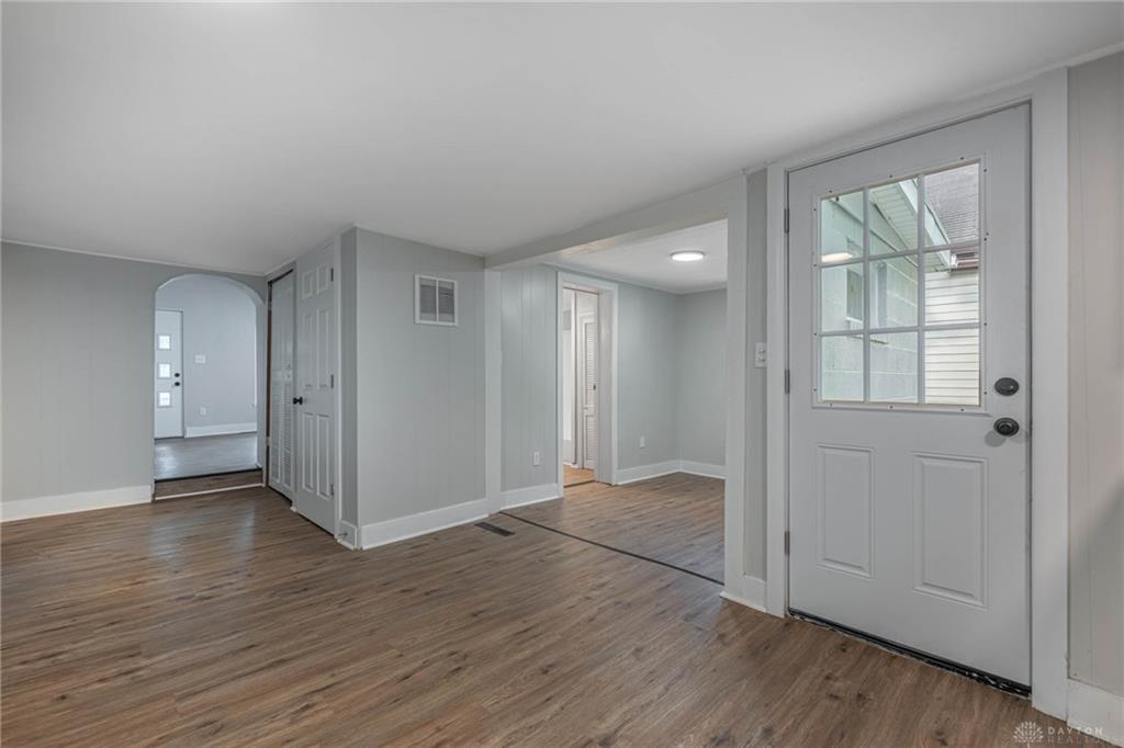 637 E Main Property Photo 11