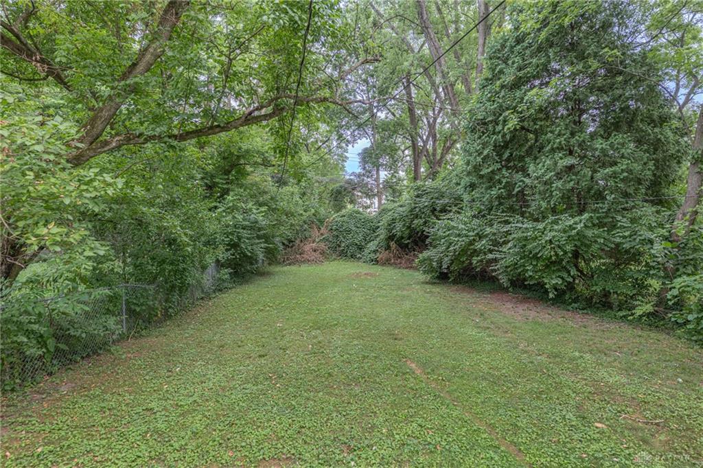 637 E Main Property Photo 18