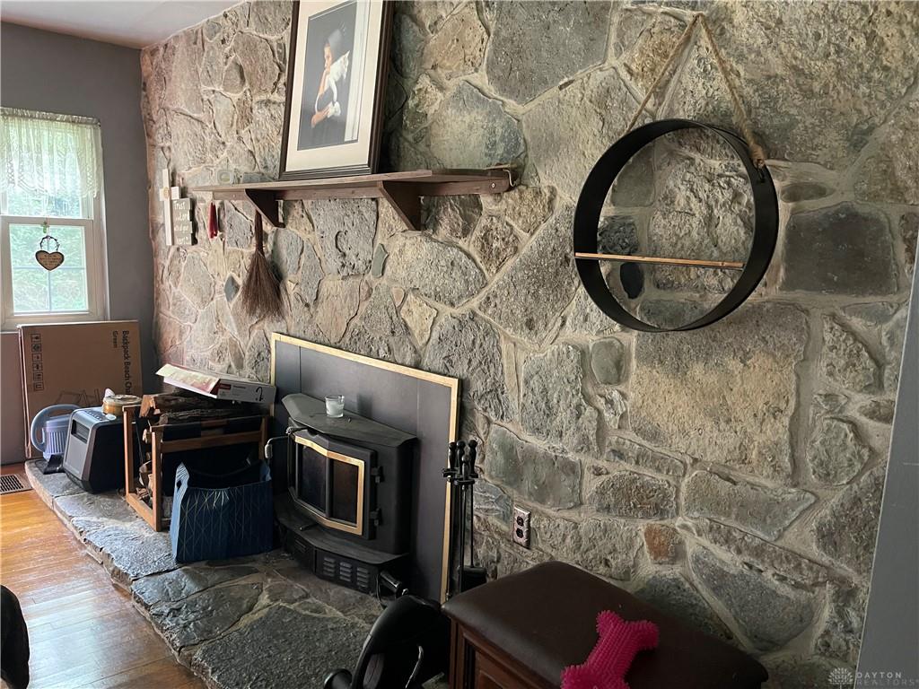 9012 Free Short Property Photo 3