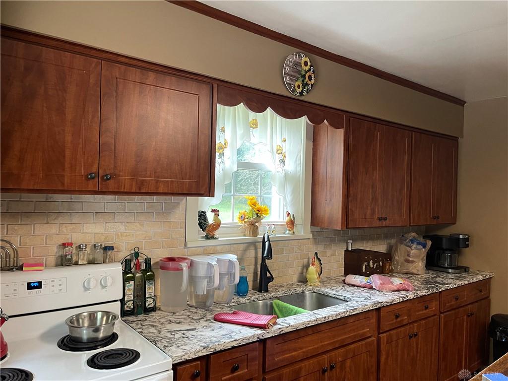9012 Free Short Property Photo 6
