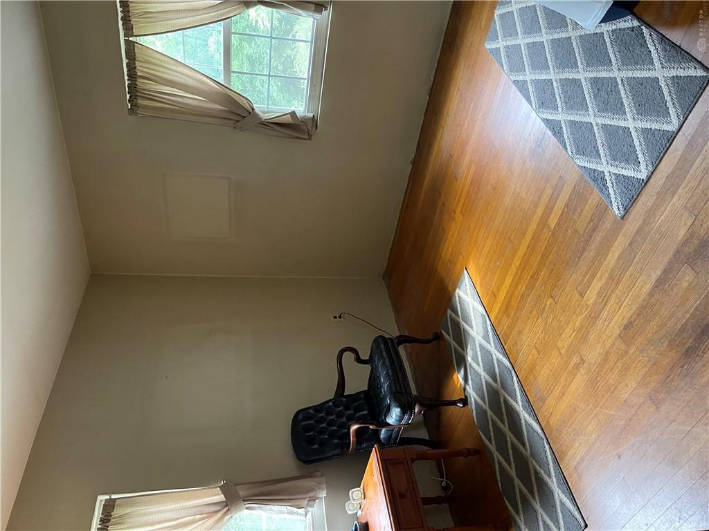 9012 Free Short Property Photo 10