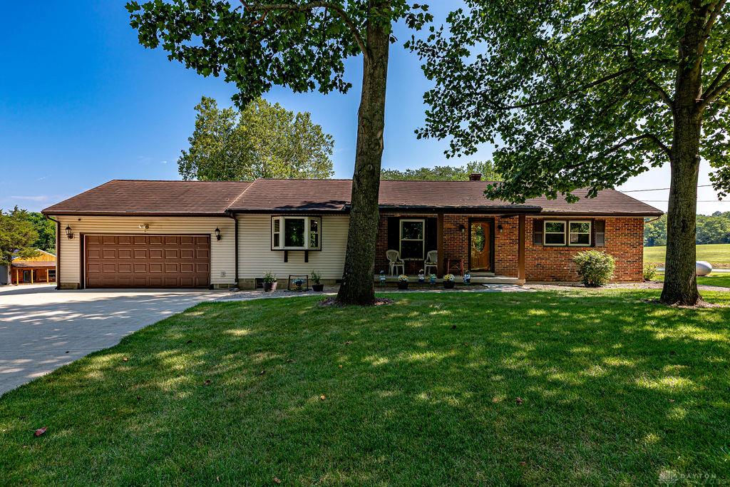 9152 Free Short Property Photo 2
