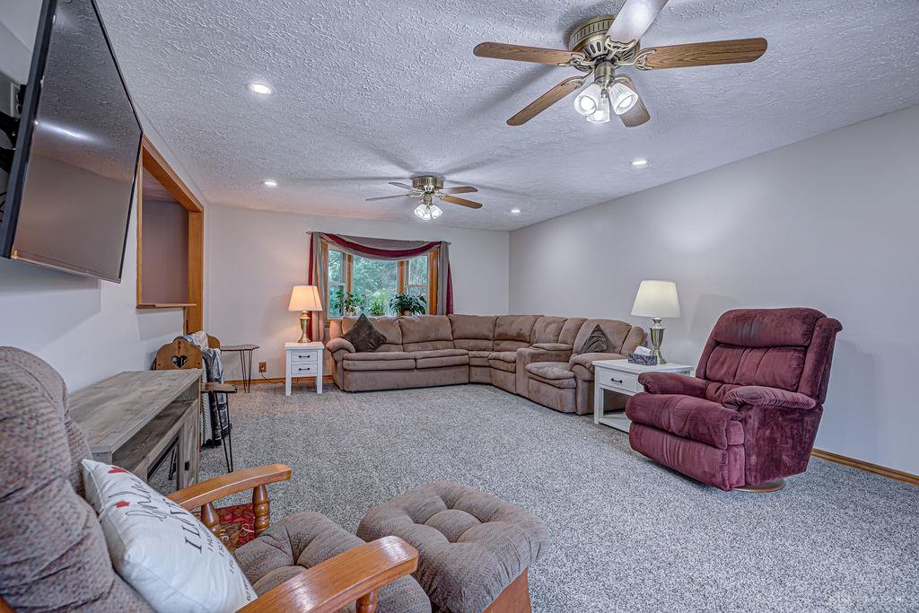 9152 Free Short Property Photo 5