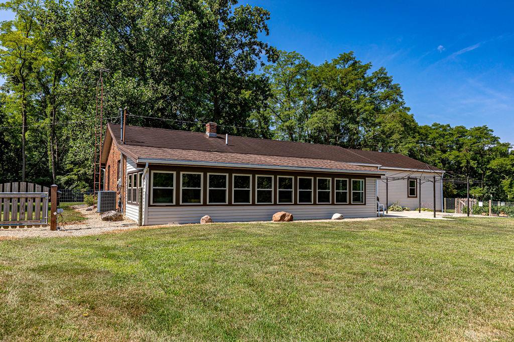 9152 Free Short Property Photo 27