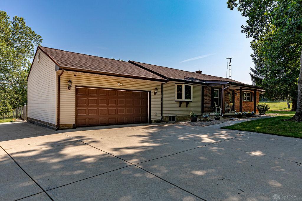 9152 Free Short Property Photo 37
