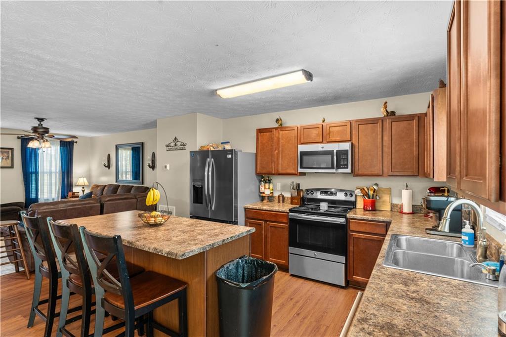 1120 Shannon Property Photo 6