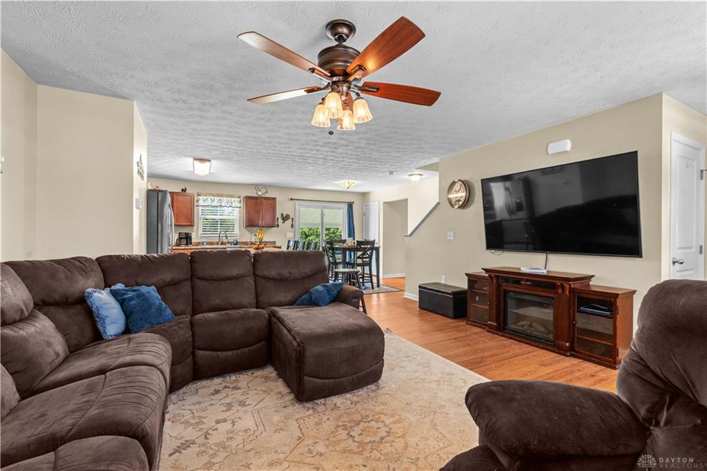 1120 Shannon Property Photo 8